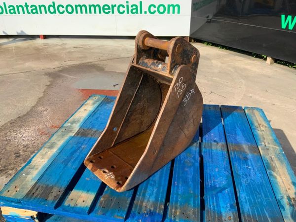 12" MINI DIGGER BUCKET........35mm PINS........23 357015721