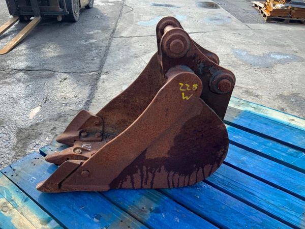 12" MINI DIGGER BUCKET......35mm PINS.......228w. 357015797
