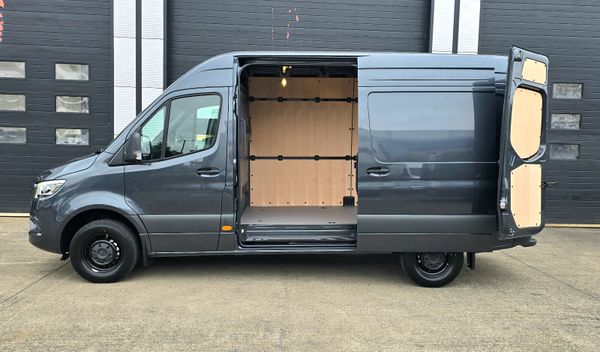 Sprinter 30 Year Premium Edition 319/36 Select A/T 357018894