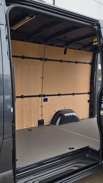Sprinter 30 Year Premium Edition 319/36 Select A/T 357018895