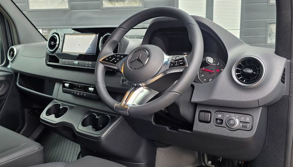 Sprinter 30 Year Premium Edition 319/36 Select A/T 357018905