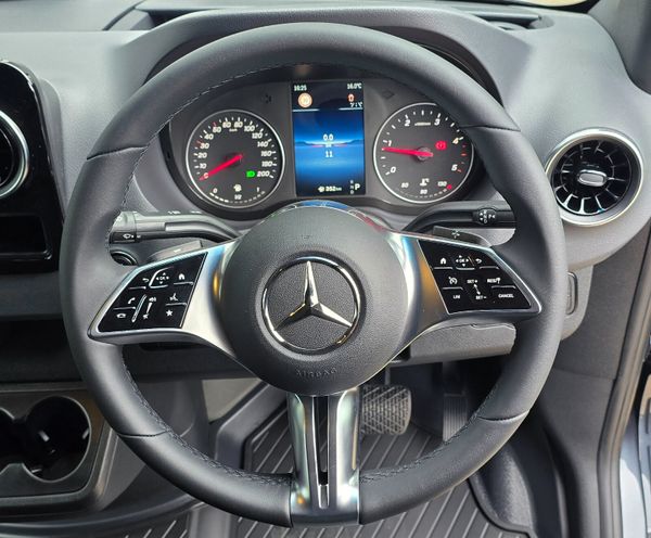 Sprinter 30 Year Premium Edition 319/36 Select A/T 357018909
