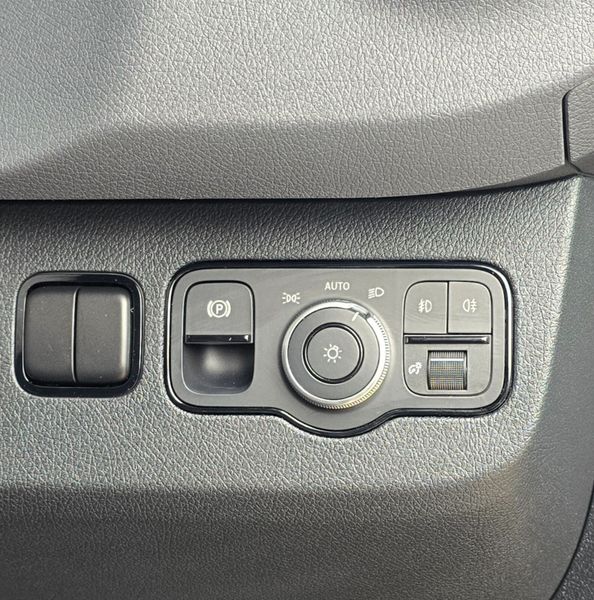 Sprinter 30 Year Premium Edition 319/36 Select A/T 357018902