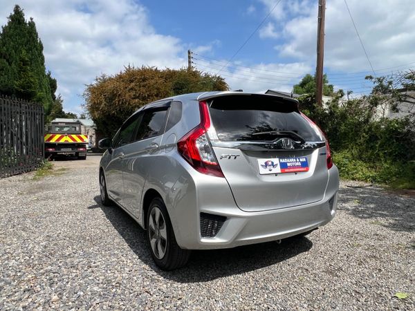 2016 Honda Fit Hybrid(low mileage) 357044811