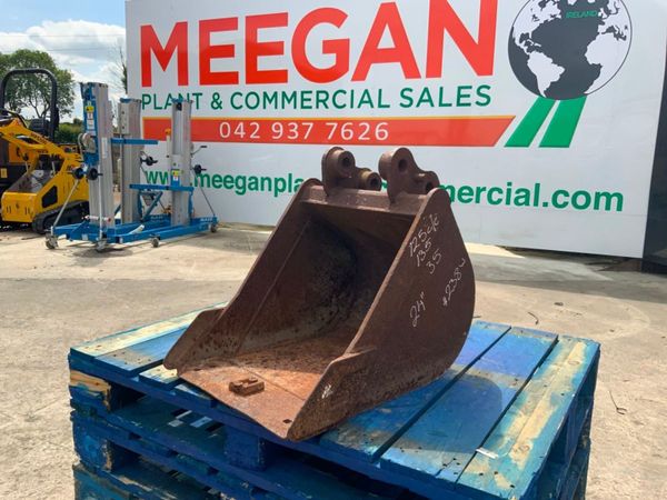 18"  JCB MINI DIGGER BUCKET...35mm PINS.....238w.. 357049740
