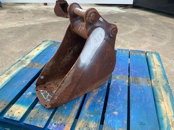 11" MINI DIGGER BUCKET....35mm PINS.....237w 357049824