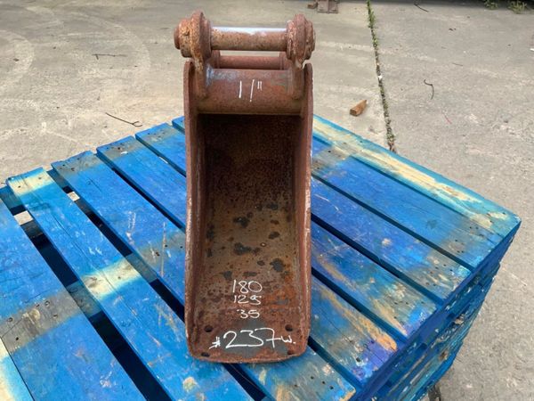 11" MINI DIGGER BUCKET....35mm PINS.....237w 357049825