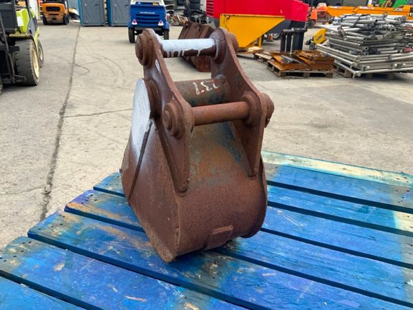 11" MINI DIGGER BUCKET....35mm PINS.....237w 357049820
