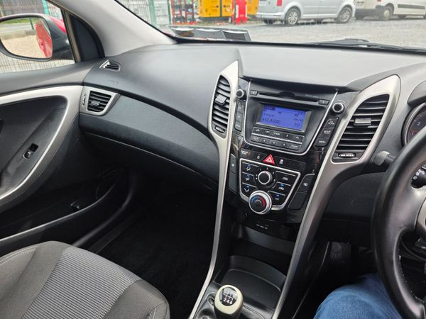 Hyundai i30 1.4 petrol 2013 357043779