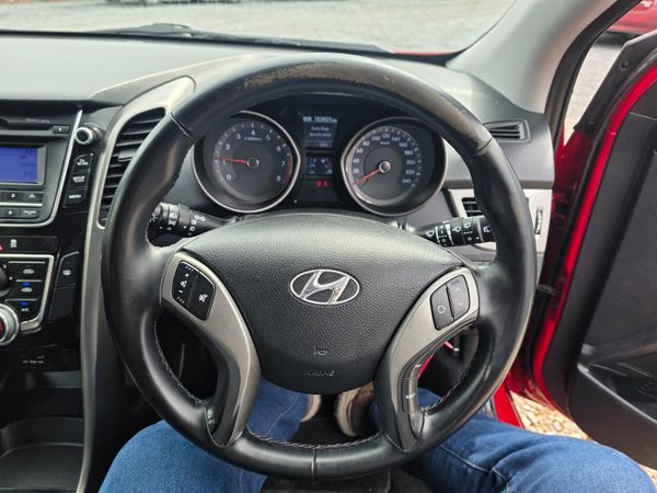 Hyundai i30 1.4 petrol 2013 357043780