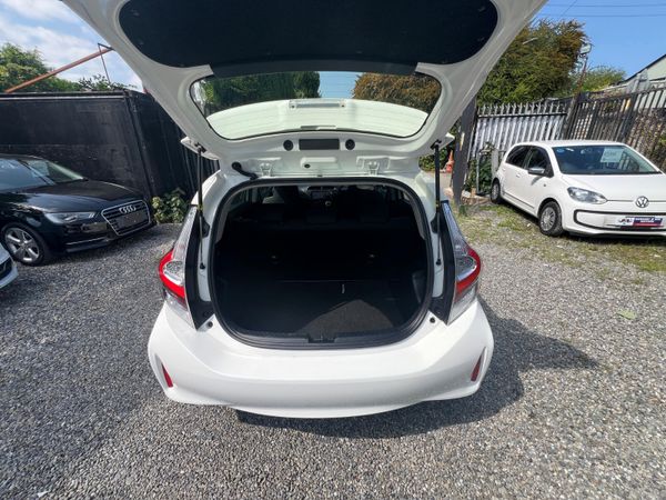 2019 Toyota Aqua Hybrid( Immobiliser fitted) 357059424