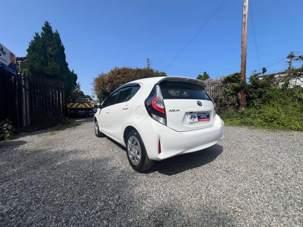 2019 Toyota Aqua Hybrid( Immobiliser fitted) 357059435