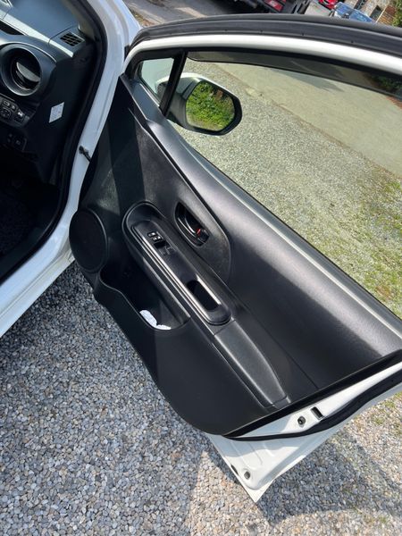 2019 Toyota Aqua Hybrid( Immobiliser fitted) 357059436