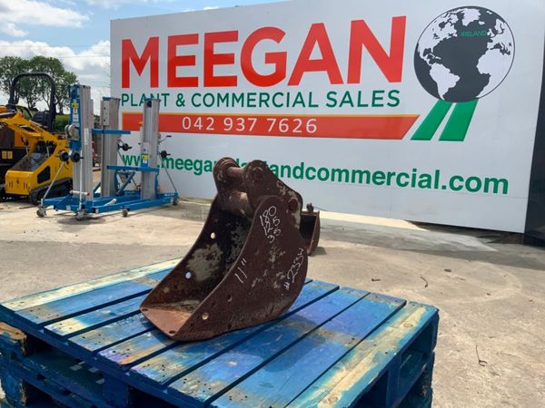 11" DIGGING BUCKET.....35mm PINS.......233w. 357052143
