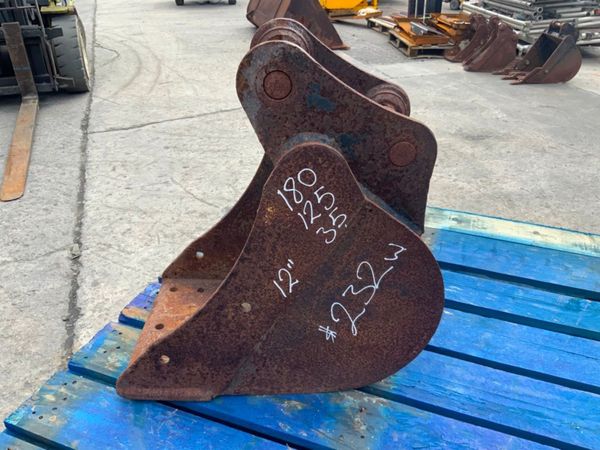 12"  MINI DIGGER BUCKET.....35mm PINS.......232w. 357060376
