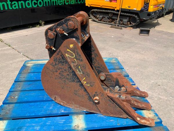 12" JCB MINI DIGGER  BUCKET......35mm PINS.....22 357134983