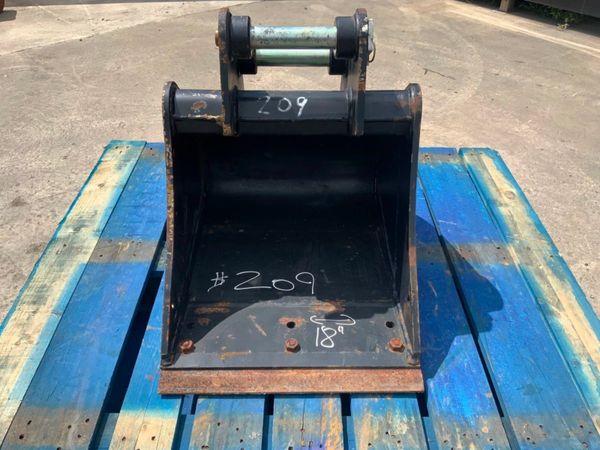 UNUSED 18" RHINOX BUCKET......35mm PINS.......209w 357135139