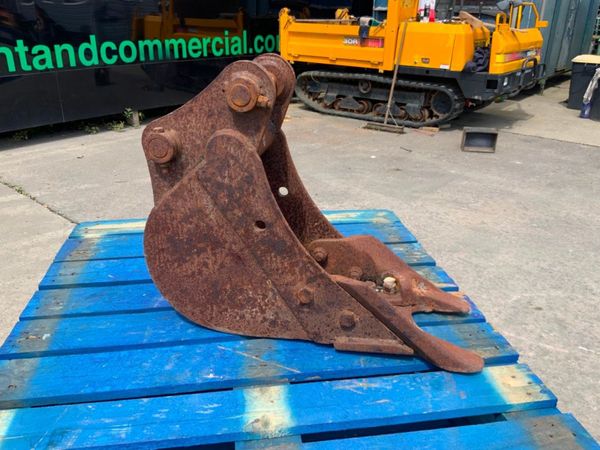 9" DRAINAGE DIGGING BUCKET....35mm PINS.....235w. 357137055