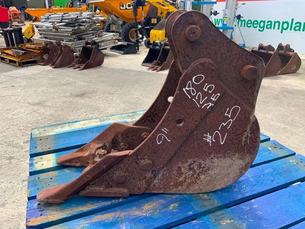 9" DRAINAGE DIGGING BUCKET....35mm PINS.....235w. 357137059