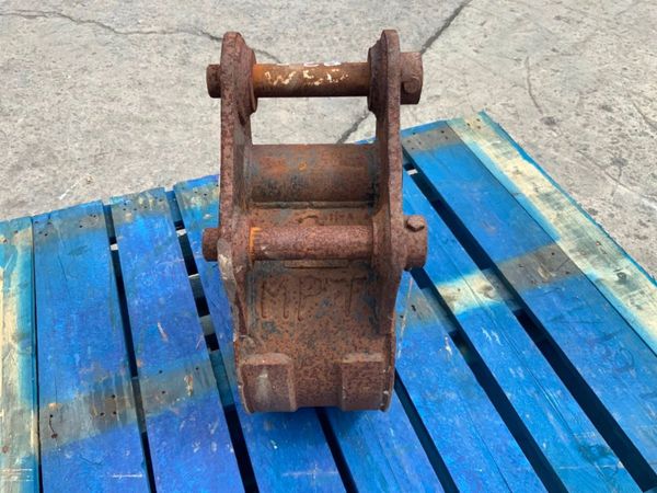 9" DRAINAGE DIGGING BUCKET....35mm PINS.....235w. 357137061