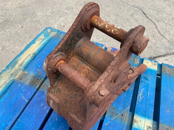 9" DRAINAGE DIGGING BUCKET....35mm PINS.....235w. 357137062