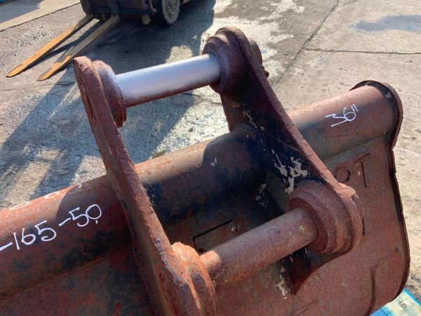36" DIGGING BUCKET......50mm PINS..........188w 357137734