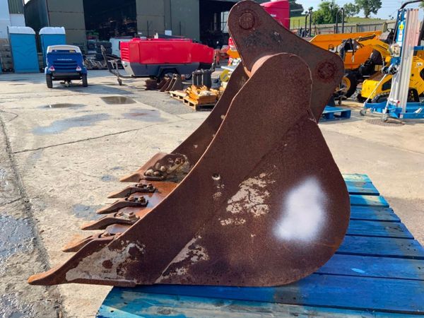 36" DIGGING BUCKET......50mm PINS..........188w 357137737