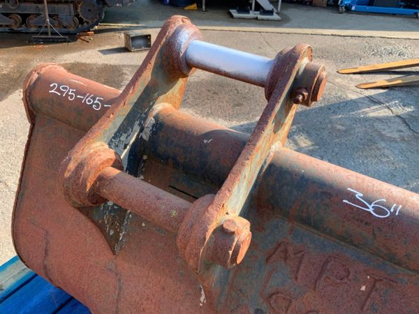 36" DIGGING BUCKET......50mm PINS..........188w 357137733