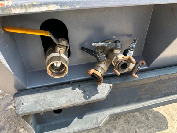 2008 ATLAS COPCO ...370 CFM ...road air compressor 357159394