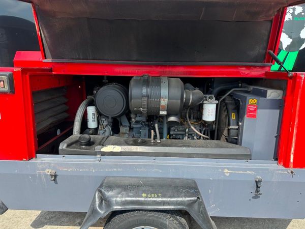 2008 ATLAS COPCO ...370 CFM ...road air compressor 357159399