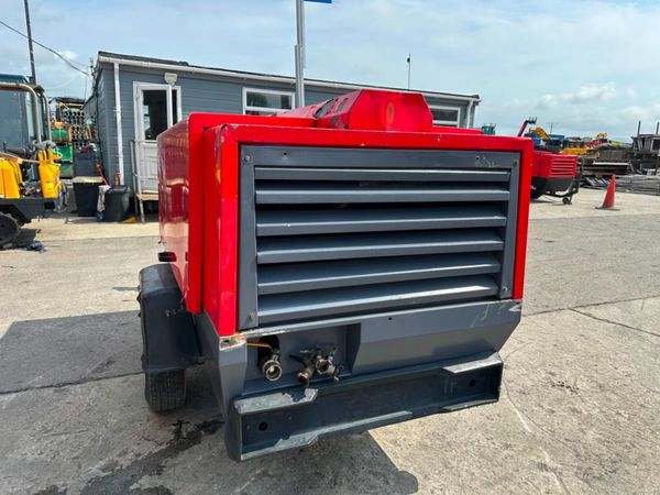 2008 ATLAS COPCO ...370 CFM ...road air compressor 357159393