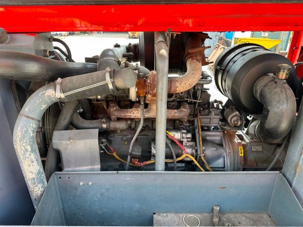 2008 ATLAS COPCO ...370 CFM ...road air compressor 357159406