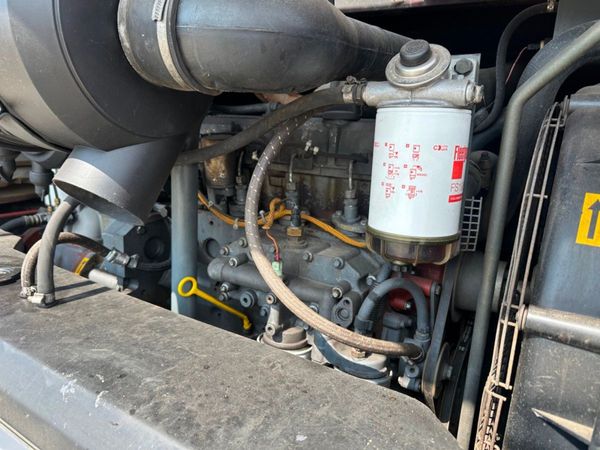 2008 ATLAS COPCO ...370 CFM ...road air compressor 357159402