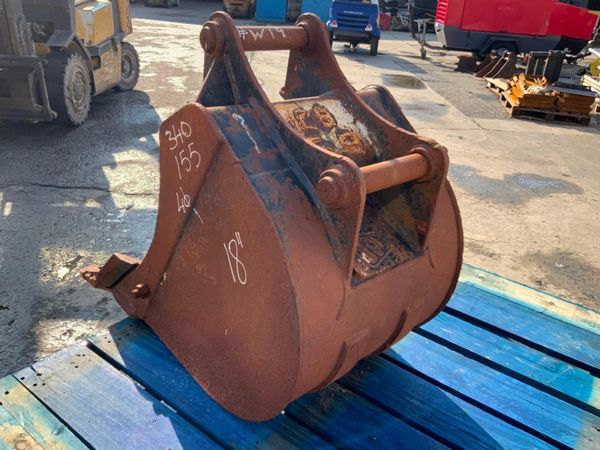 18" JCB MINI DIGGING BUCKET.....40mm PINS.....19w 357187426