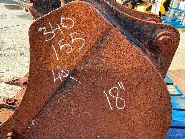 18" JCB MINI DIGGING BUCKET.....40mm PINS.....19w 357187427