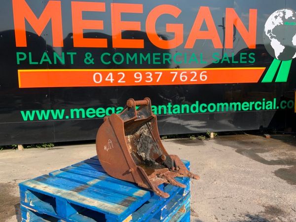 18" JCB MINI DIGGING BUCKET.....40mm PINS.....19w 357187432