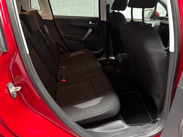 Peugeot 2008 2016       1 OWNER ! 357279876