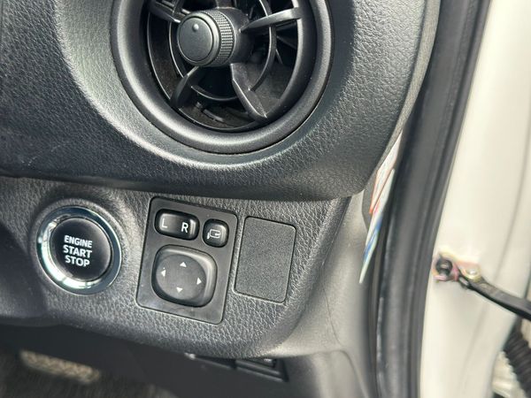 Toyota Yaris (Vitz) 2017  Push start immobiliser 357296128