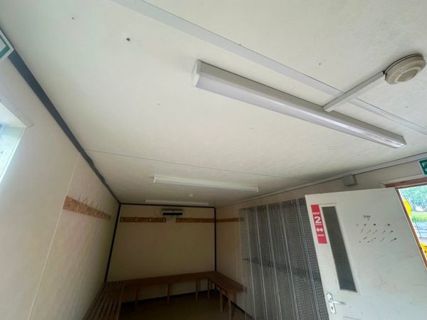 32 x 10 site office changing drying room.....5286 357330303