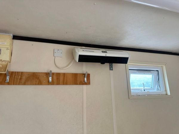 32 x 10 site office changing drying room.....5286 357330314
