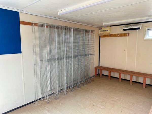 32 x 10 site office changing drying room.....5286 357330312