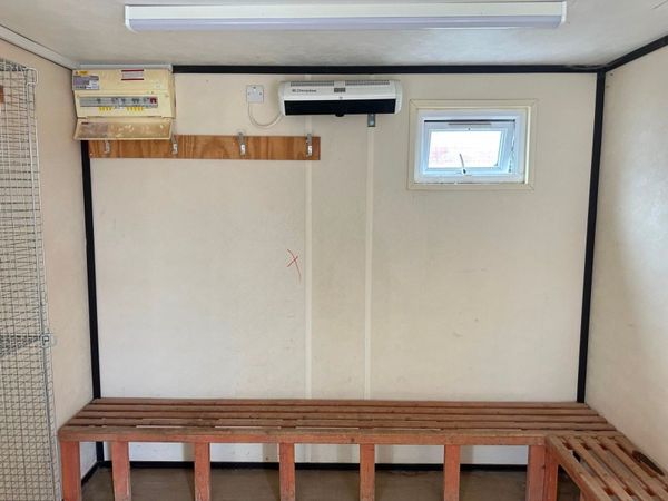 32 x 10 site office changing drying room.....5286 357330313