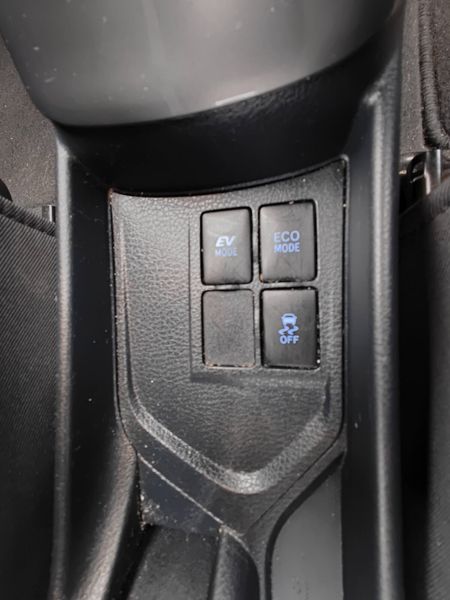 2016 Toyota Yaris -1.5 Petrol Hybrid (Irish Car) 357347975