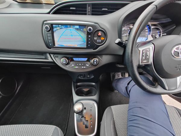 2016 Toyota Yaris -1.5 Petrol Hybrid (Irish Car) 357347984
