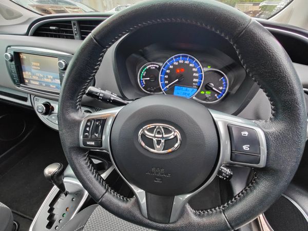 2016 Toyota Yaris -1.5 Petrol Hybrid (Irish Car) 357347985