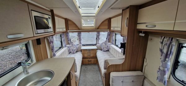 Lunar Quasar x4 berth caravan 357393305