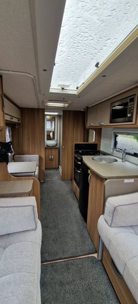 Lunar Quasar x4 berth caravan 357393310