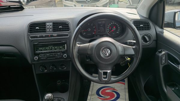 Volkswagen Polo 2015 357403005