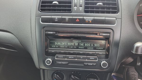 Volkswagen Polo 2015 357403008
