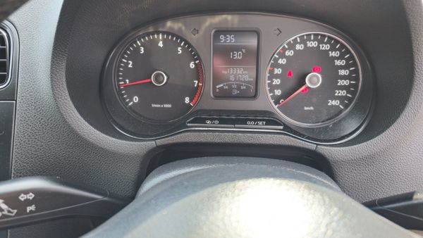 Volkswagen Polo 2015 357403010